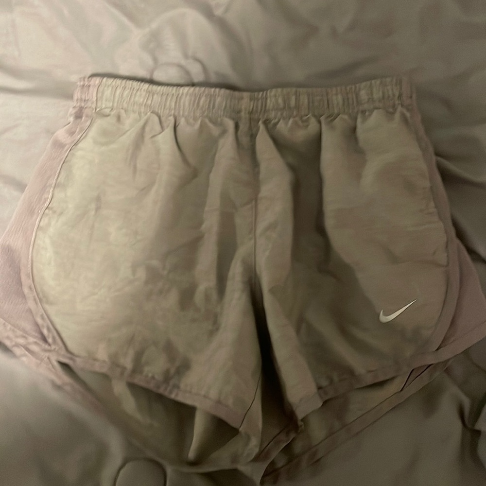 kids medium gray nike shorts